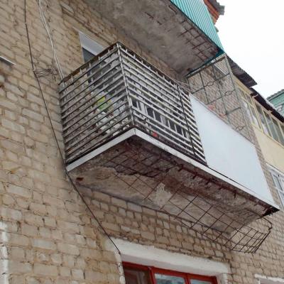 Кто должен ремонтировать балконы?