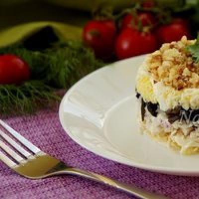 Простые и вкусные салаты из грибов: рецепты с фото